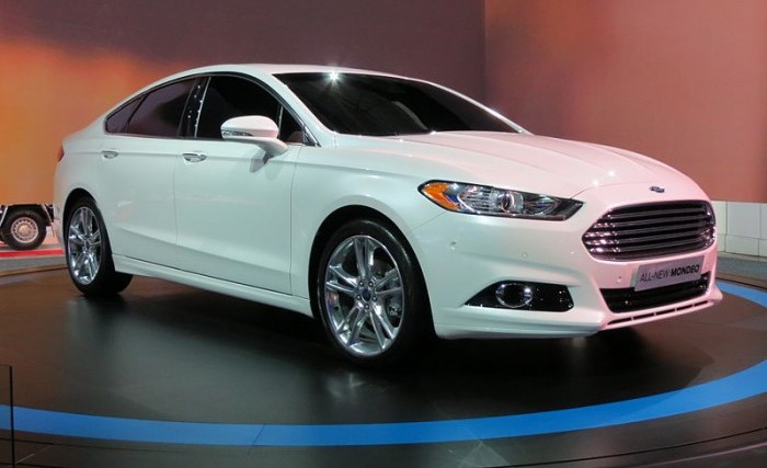 2012_ford_mondeo_titanium_sedan_2012-10-26_01