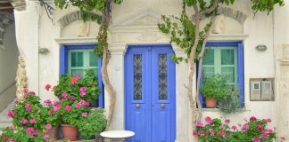 greek island door 2150007 640