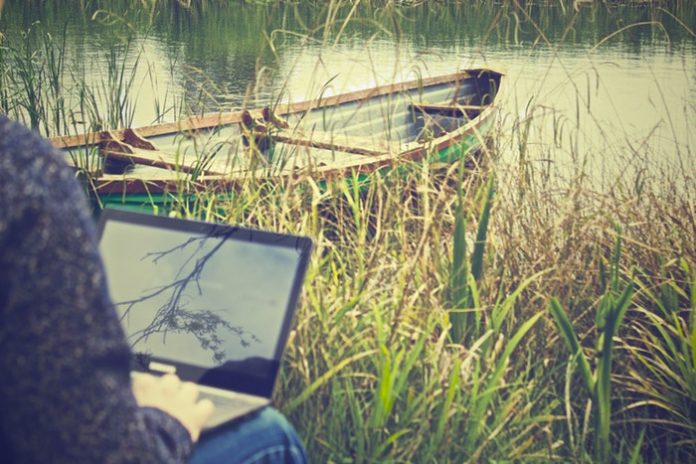 6 Tips to Run Your Business From Anywhere in the World