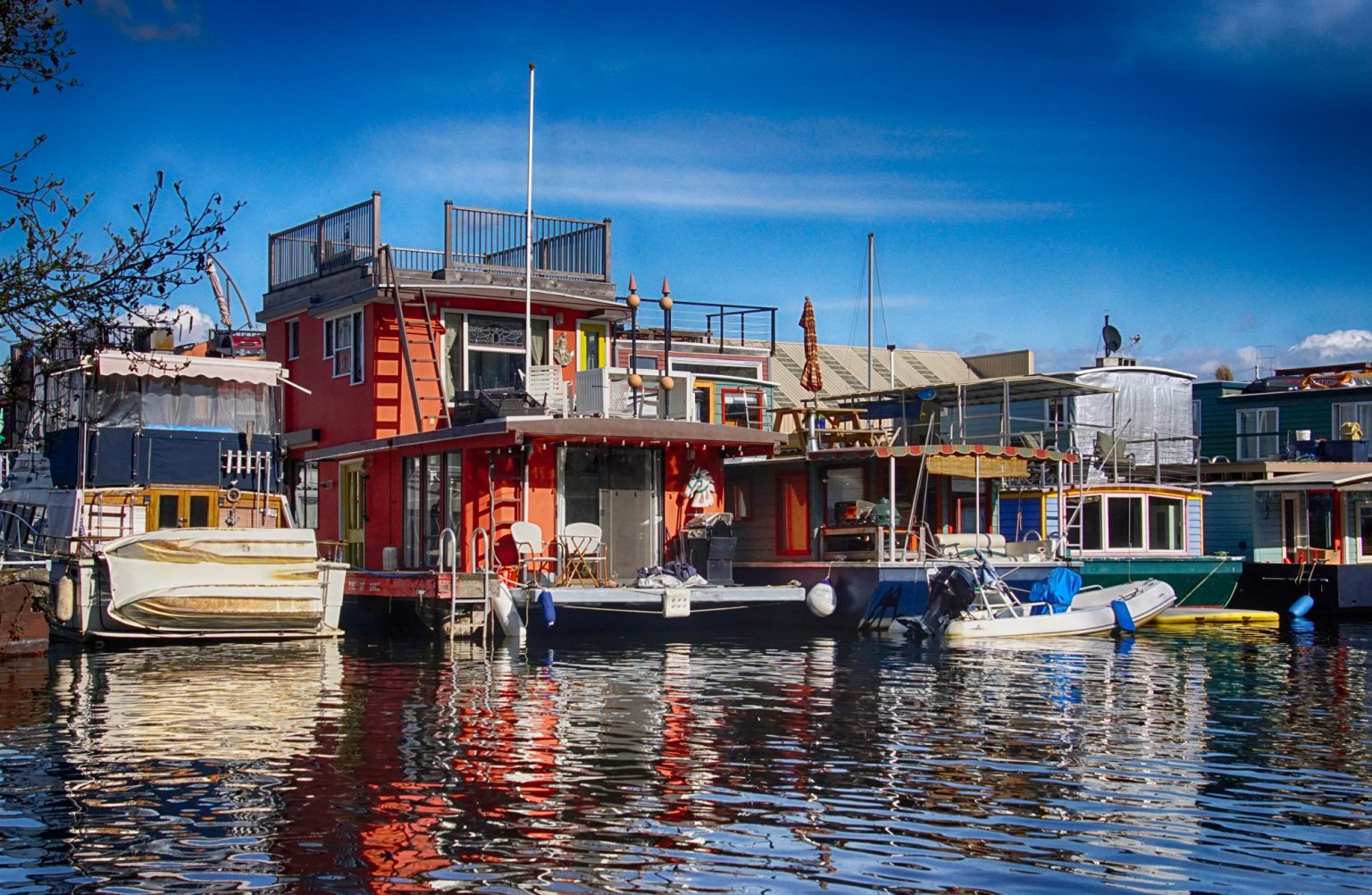 What Is It Like to Work from Home While Living on a Houseboat?