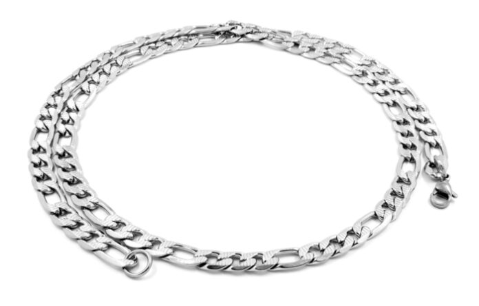 Figaro Chain with timeless elegance