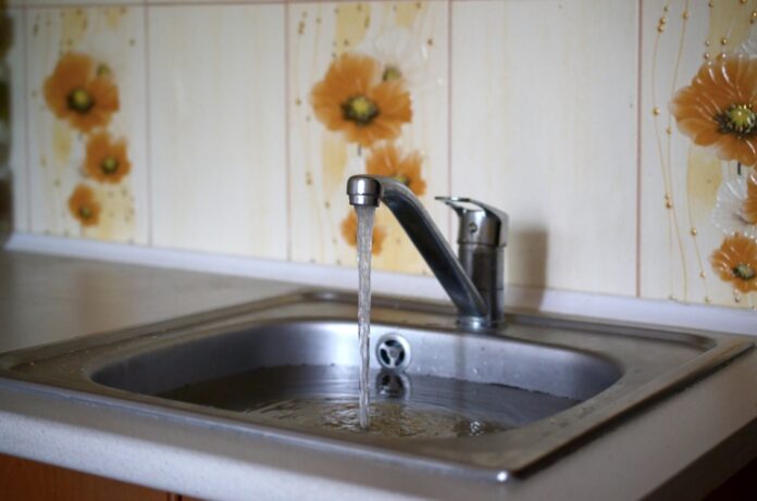 sink with plumbing issues