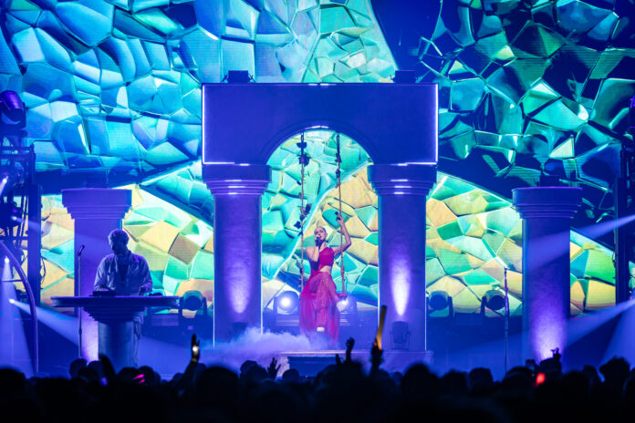 Sofi Tukker performs their populat hits from their newest album "Bread". Photo Credit: Brez Media