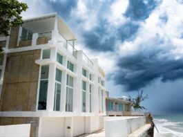 Motorized Pergola by Azenco Outdoor
