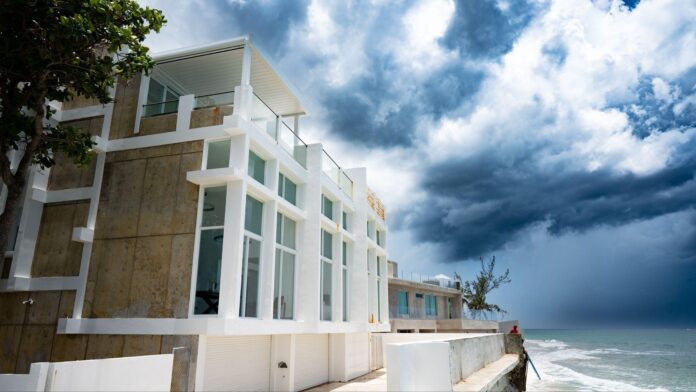 Motorized Pergola by Azenco Outdoor