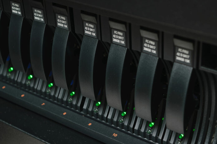 Comparing NAS, Hardware RAID, and Software RAID