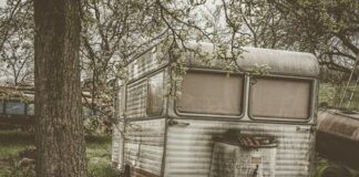 How Texans Turn Junk RVs