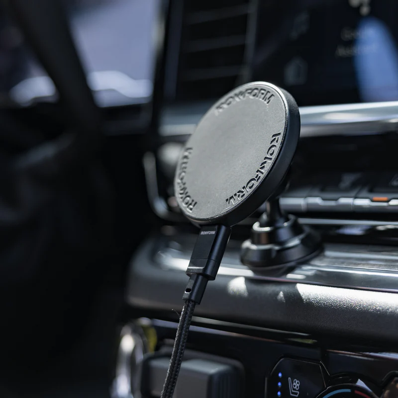 ROKFORM Dash Charger