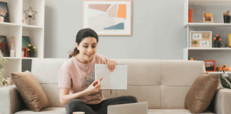 Side-hustle-vs.- full-time- home-business