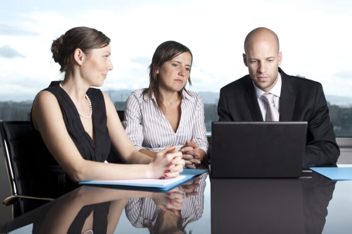 dreamstime_s_24083464 Pitch Deck Design Agency vs. Freelancer