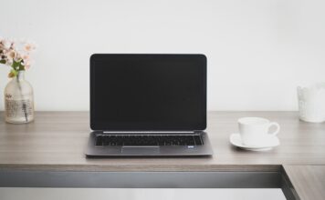 How Successful Entrepreneurs Compete with Corporate Giants from Their Homes Successful Entrepreneurs Compete with Corporate Giants