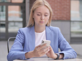 Apple Wallet Business Cards: Streamlining Professional Networking in the Digital Age Apple Wallet Business Cards