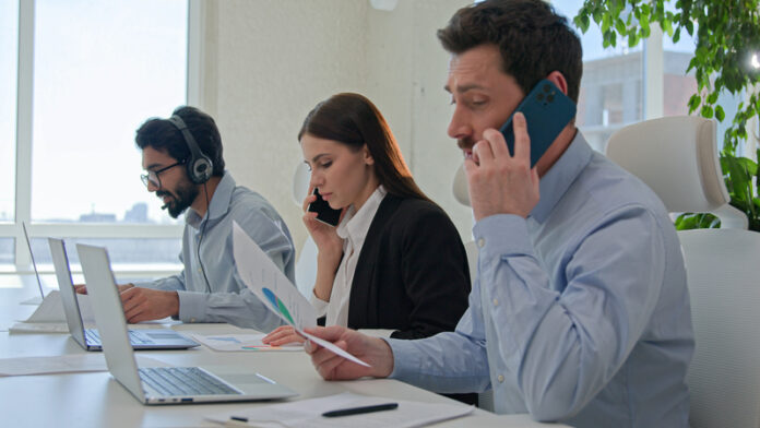 dreamstime_s_346390777 Remote Customer Service Teams