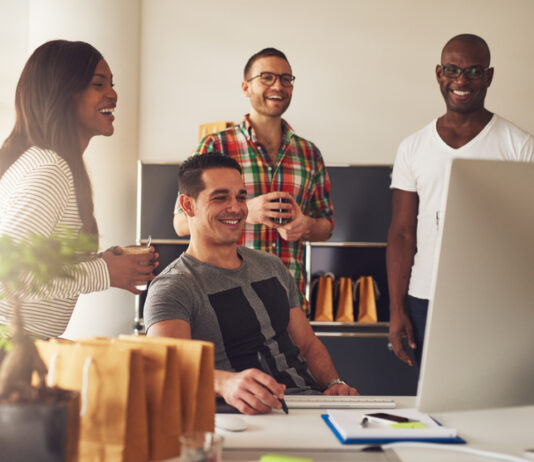 How Young Entrepreneurs Are Turning Online Gaming Into a Full-Time Income (and What It Really Takes) Online Gaming Into a Full-Time Income