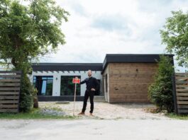 How to Navigate Home Sales While Running a Business sell your house without losing business