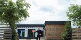 How to Navigate Home Sales While Running a Business sell your house without losing business