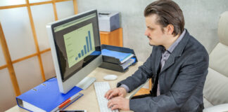 Cathie Wood Tech Investments: Why She’s Betting Big on Amazon, Tesla, and Meta cathie- wood- buys- tech -stock