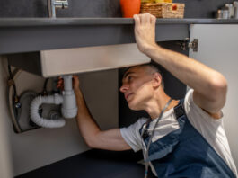 Facing a Plumbing Emergency: Call a Local Plumber