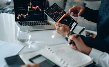 Why Growing Investment Firms Outgrow Their First Fund Administrator Outgrow Their First Fund Administrator