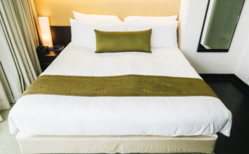 Helix Midnight Luxe Review : The Best Mattress for Side Sleepers? best -mattress -for- side -sleepers