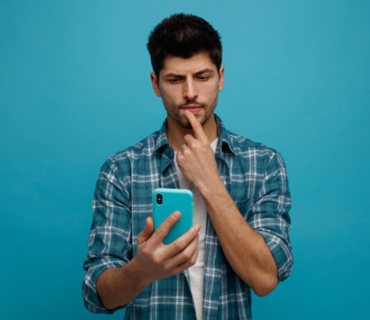 social -media -silent-scroller- traits