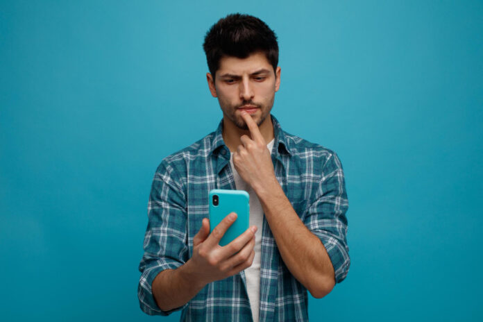 132617 social -media -silent-scroller- traits