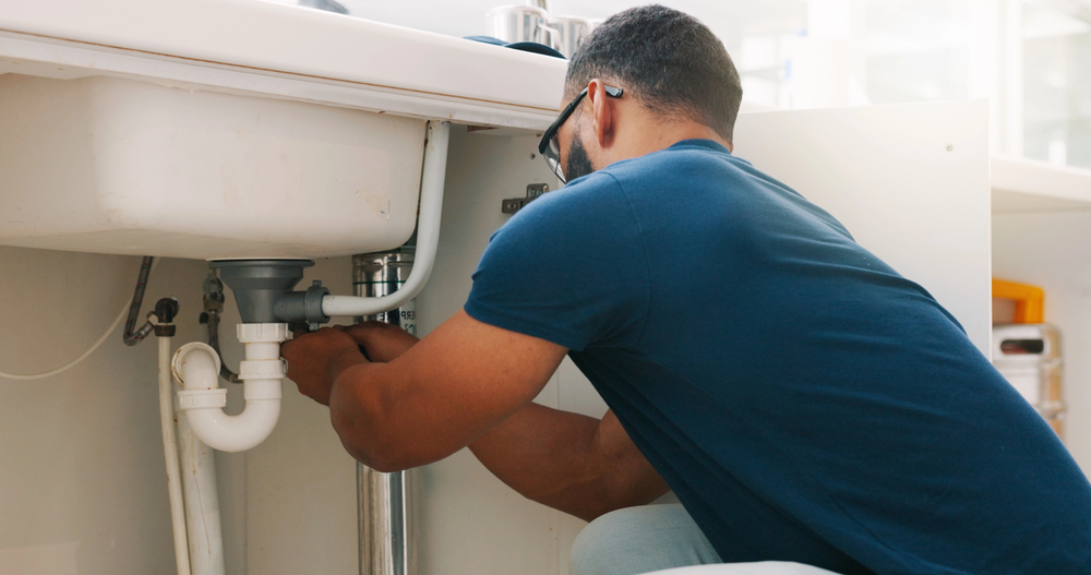 Plumbing Emergency Calling a Local Plumber in Kent