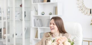 Make a home office look-personal & sophisticated