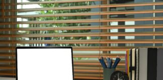 computer -screen -shadow-problem