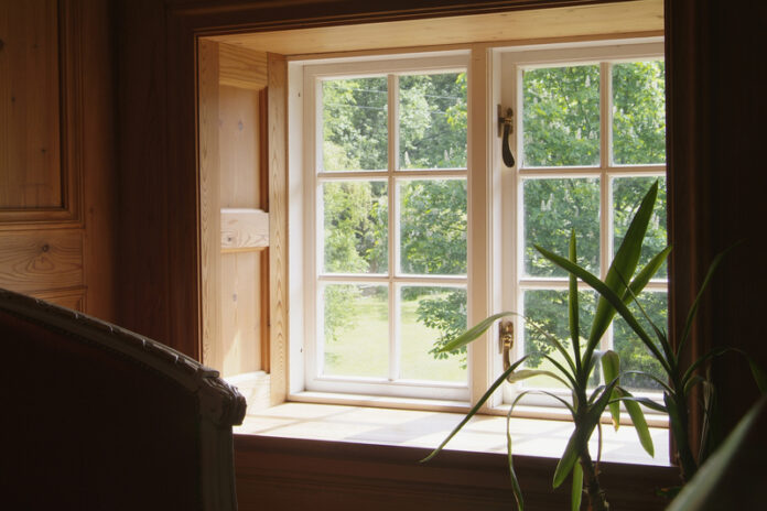 dreamstime_s_887379 Wood Windows for Homeowners and Builders