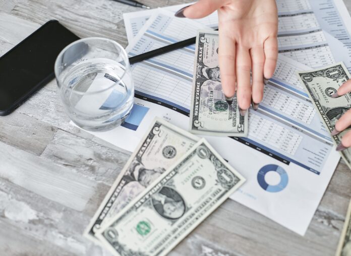 pexels-photo-7735785 Checklist to Bridge a 30 Day Cash Gap
