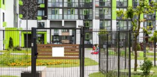 How to Build a Fence Gate: Installation Guide