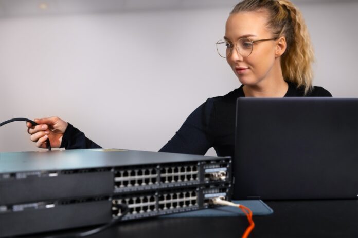 Hybrid Mesh Firewall vs Traditional NGFW Hybrid mesh firewall vs traditional NGFW
