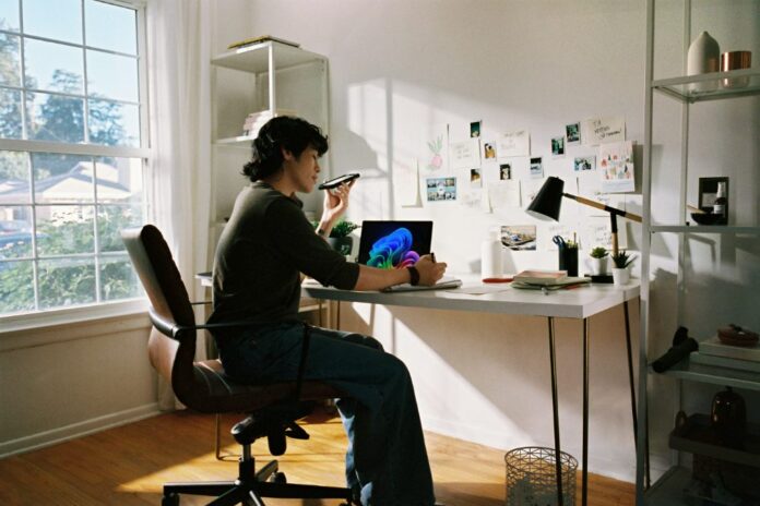 Self-employed person working from home after an injury