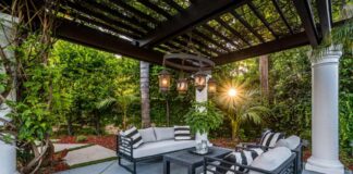 Entrepreneur working in an enclosed lanai home office