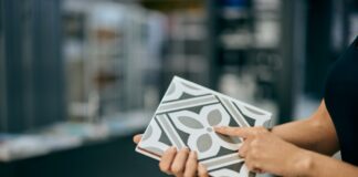 clé tile design showcasing artistic tile and material craftsmanship